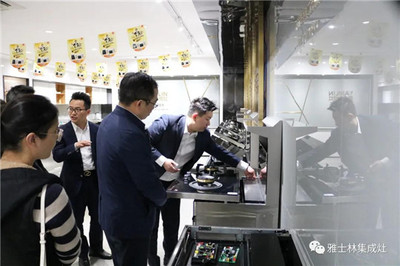 紹興市統(tǒng)計(jì)局副局長(zhǎng)曹繪宏一行調(diào)研雅士林集成灶，助力企業(yè)市場(chǎng)高質(zhì)量發(fā)展